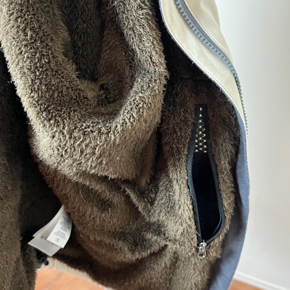 Mountain Hardware S/P white conduit soft shell lined jacket - Picture 9 of 11